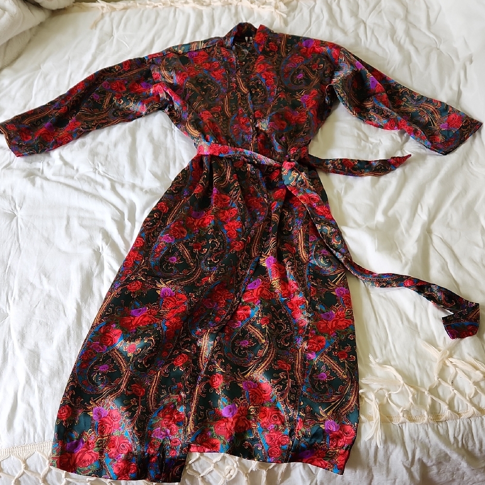✨️Vintage Frederick's of Hollywood Floral Kimono Robe